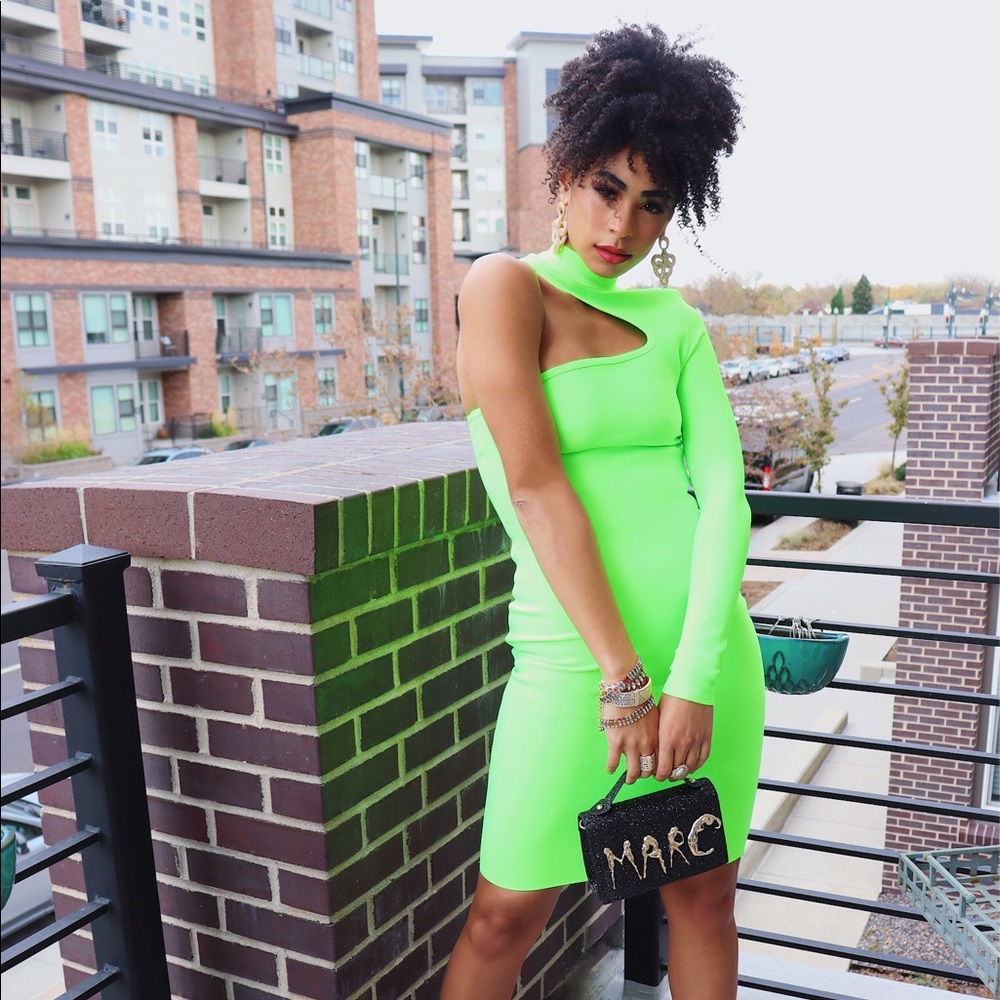 Asymmetrical one sleeve bandage dress